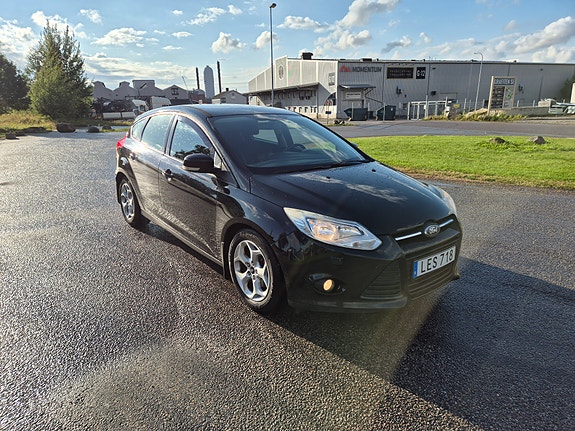 Ford Focus 2 of 11