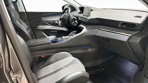 Peugeot 5008 3 of 11
