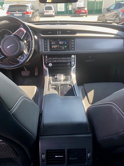 Jaguar XF 8 of 8