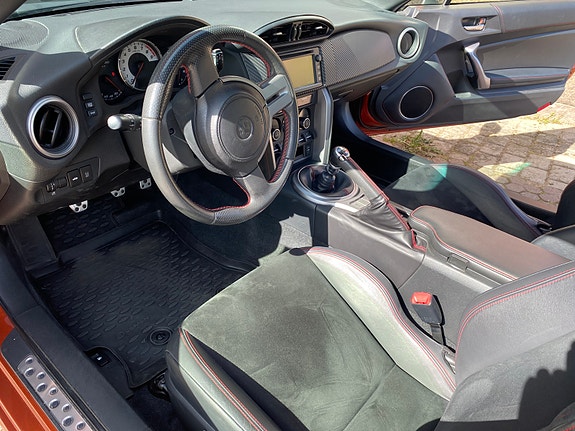 Toyota GT86 2 of 8