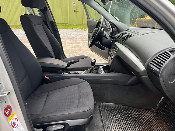 BMW 118d 8 of 14