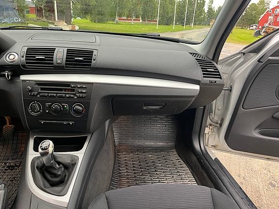 BMW 118d 5 of 14