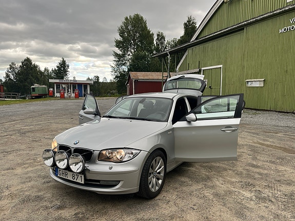 BMW 118d 2 of 14