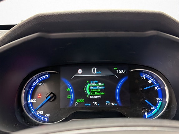 Toyota RAV4 17 of 30