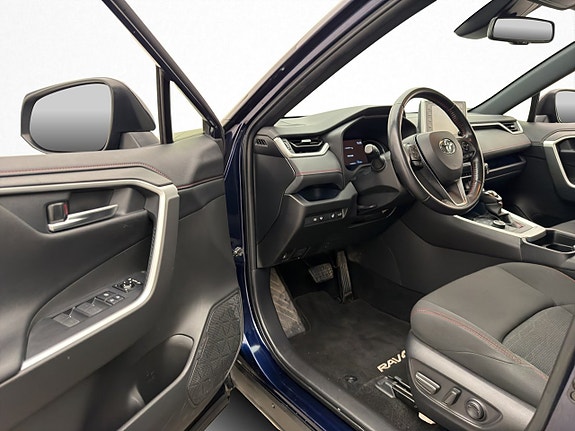 Toyota RAV4 11 of 30