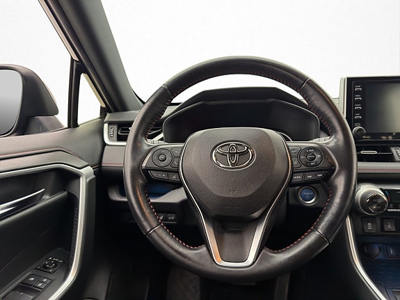 Toyota RAV4 15 of 30