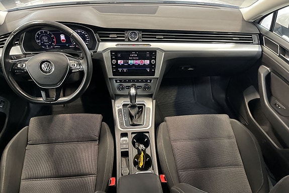 Volkswagen Passat 10 of 11