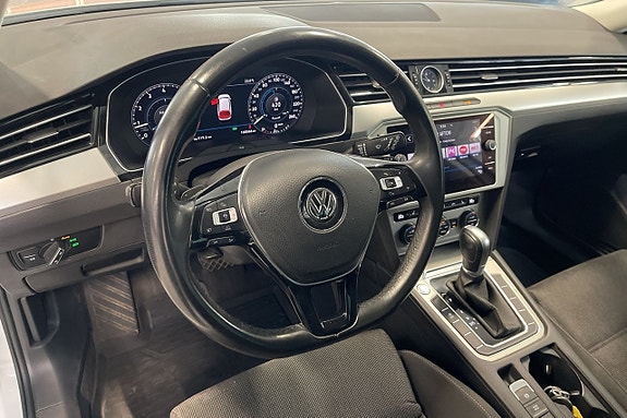 Volkswagen Passat 8 of 11