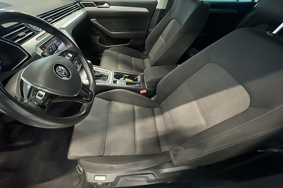 Volkswagen Passat 7 of 11