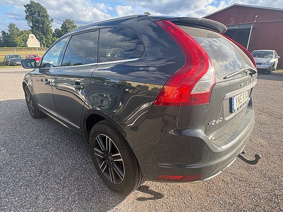 Volvo XC60 4 of 9
