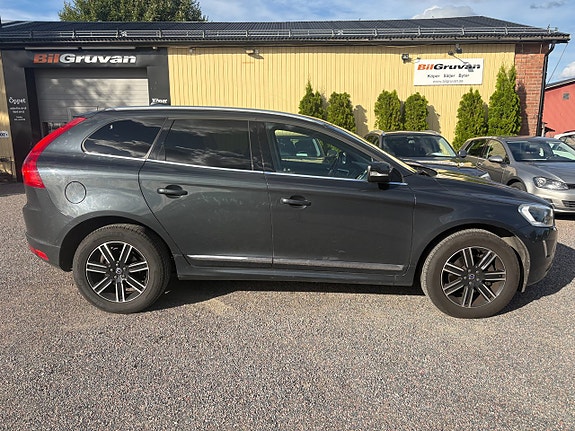 Volvo XC60 2 of 9