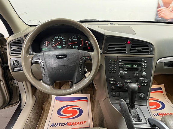 Volvo XC70 15 of 21