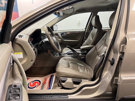Volvo XC70 8 of 21
