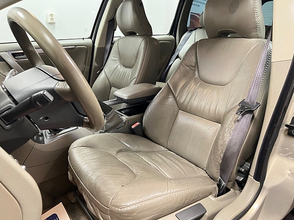 Volvo XC70 9 of 21