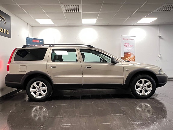 Volvo XC70 3 of 21