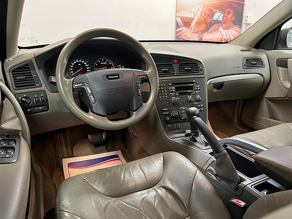 Volvo XC70 12 of 21