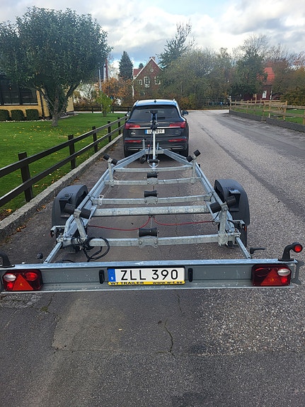 Micore 550CC Classic & Honda BF 100 Sötvattenkörd med 80km/h trailer ingår 6 of 6