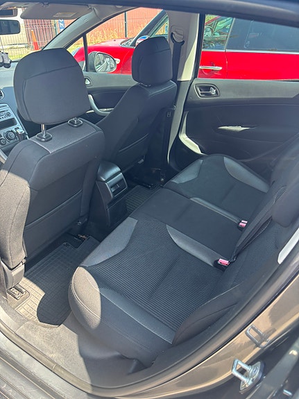 Peugeot 308 4 of 13
