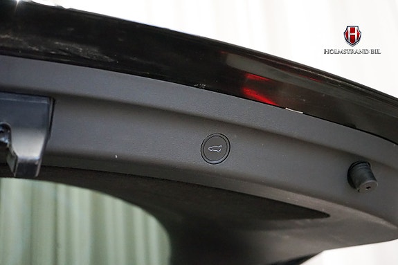 Tesla Model Y 22 of 22