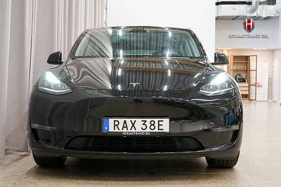 Tesla Model Y 6 of 22