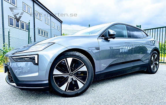 Polestar 4 8 of 27
