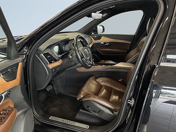 Volvo XC90 7 of 26