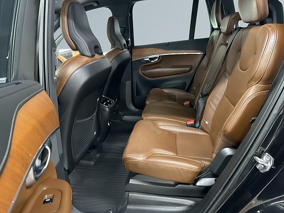 Volvo XC90 13 of 26