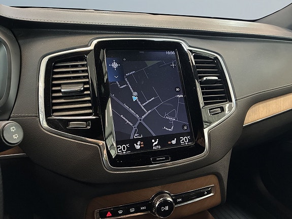 Volvo XC90 11 of 26