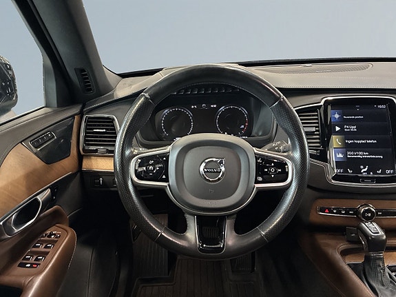 Volvo XC90 9 of 26