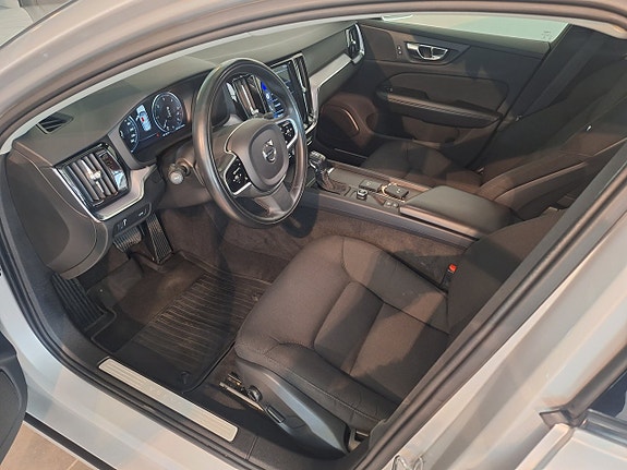 Volvo V60 5 of 12