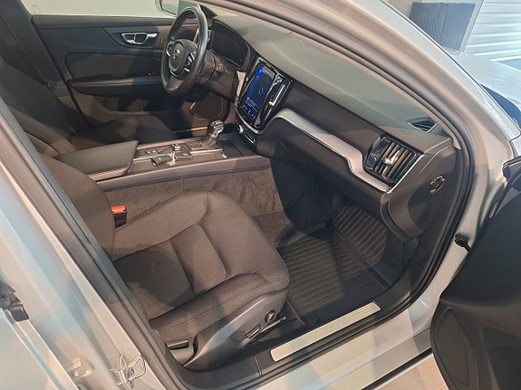 Volvo V60 10 of 12
