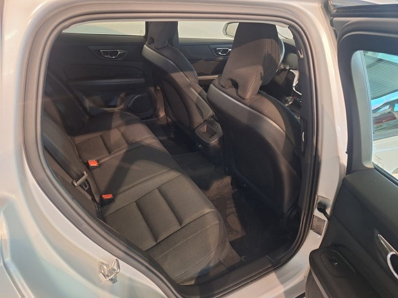 Volvo V60 11 of 12