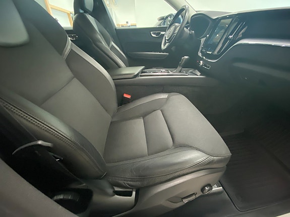 Volvo XC60 17 of 20