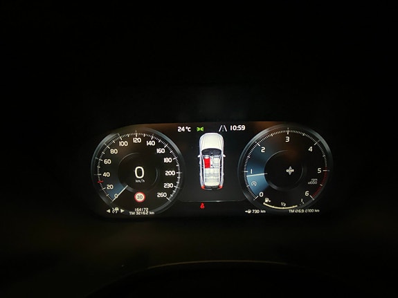 Volvo XC60 16 of 20