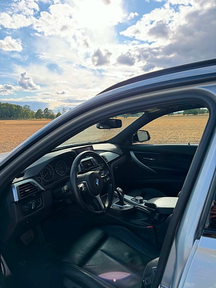 BMW 340i 9 of 12