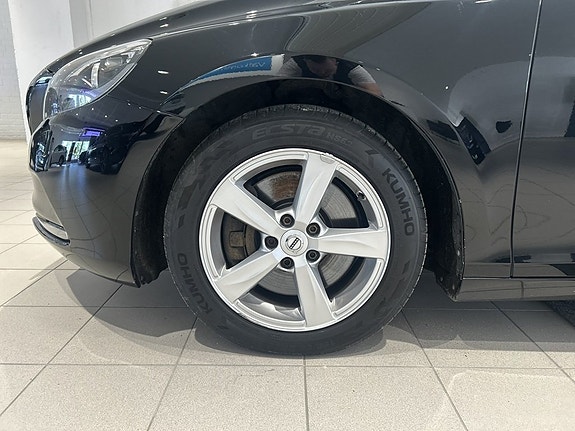 Volvo V40 4 of 21