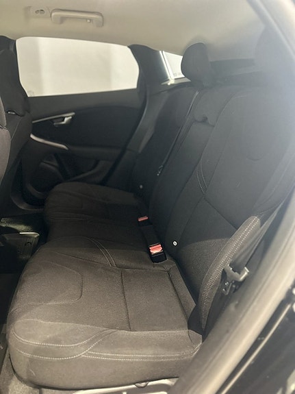 Volvo V40 9 of 21