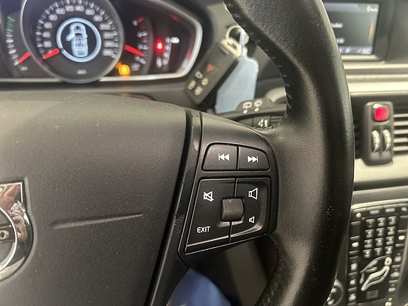 Volvo V40 17 of 21