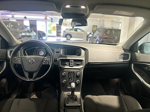 Volvo V40 10 of 21