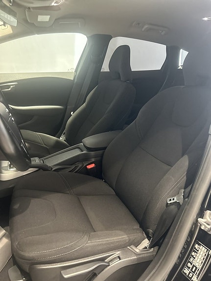 Volvo V40 11 of 21