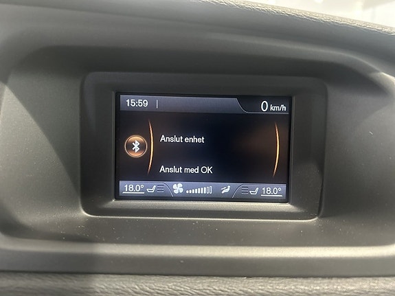 Volvo V40 13 of 21