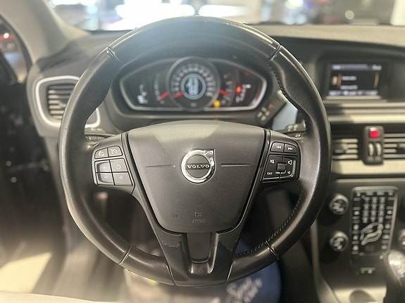 Volvo V40 16 of 21