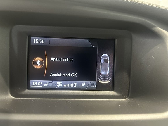 Volvo V40 14 of 21