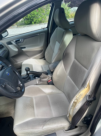 Volvo V70 5 of 7