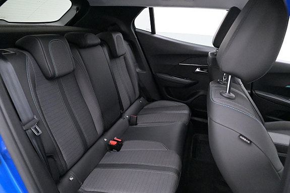 Peugeot e-2008 21 of 27