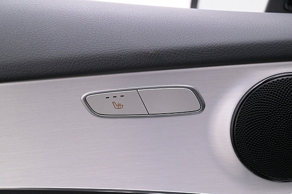 Mercedes-Benz GLC300 e 11 of 27