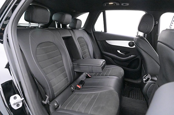 Mercedes-Benz GLC300 e 20 of 27