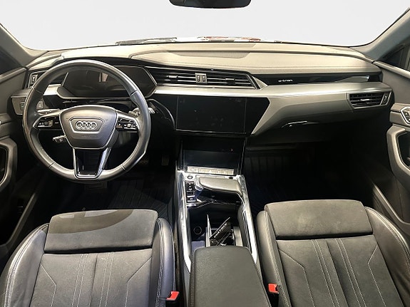 Audi Q8 e-tron 10 of 15