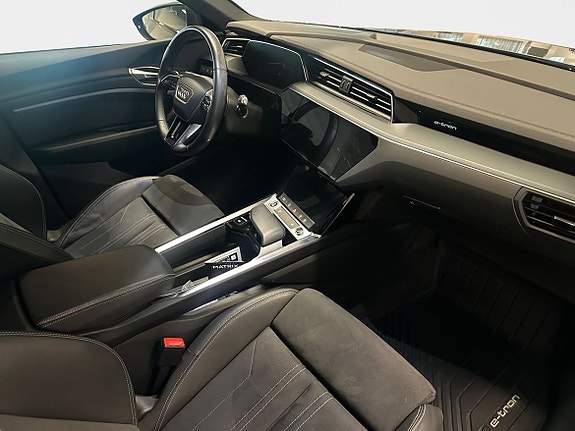 Audi Q8 e-tron 15 of 15