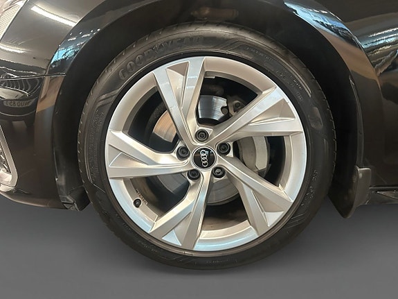 Audi A4 14 of 15